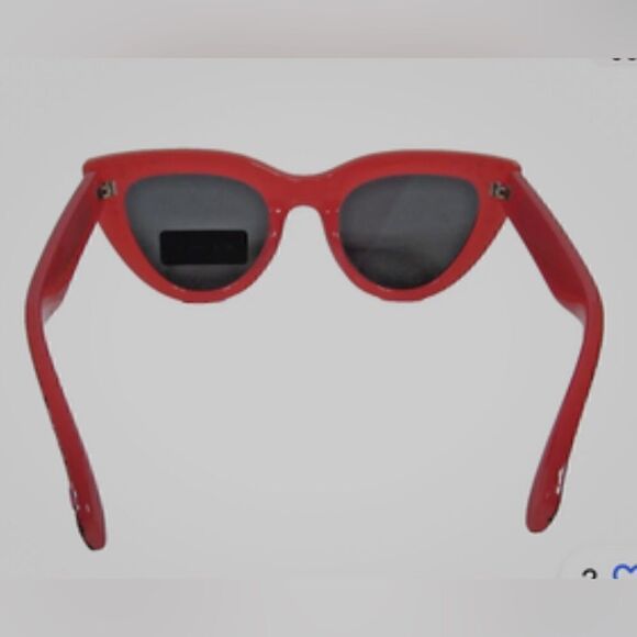 BETSEY JOHNSON Red Cat Eye Sunglasses
Bling-accented Rims Animal Print Arms
NWT